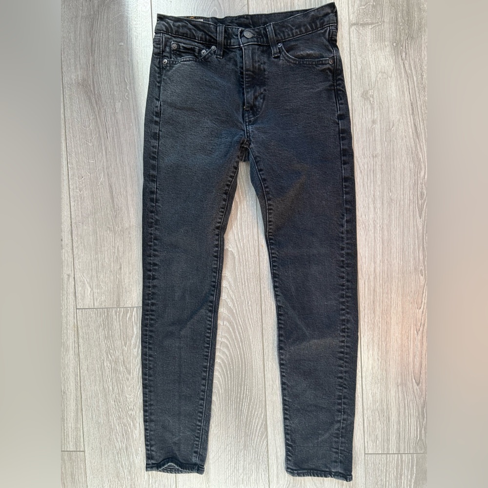 230-Levi's Women’s Black Skinny Jeans